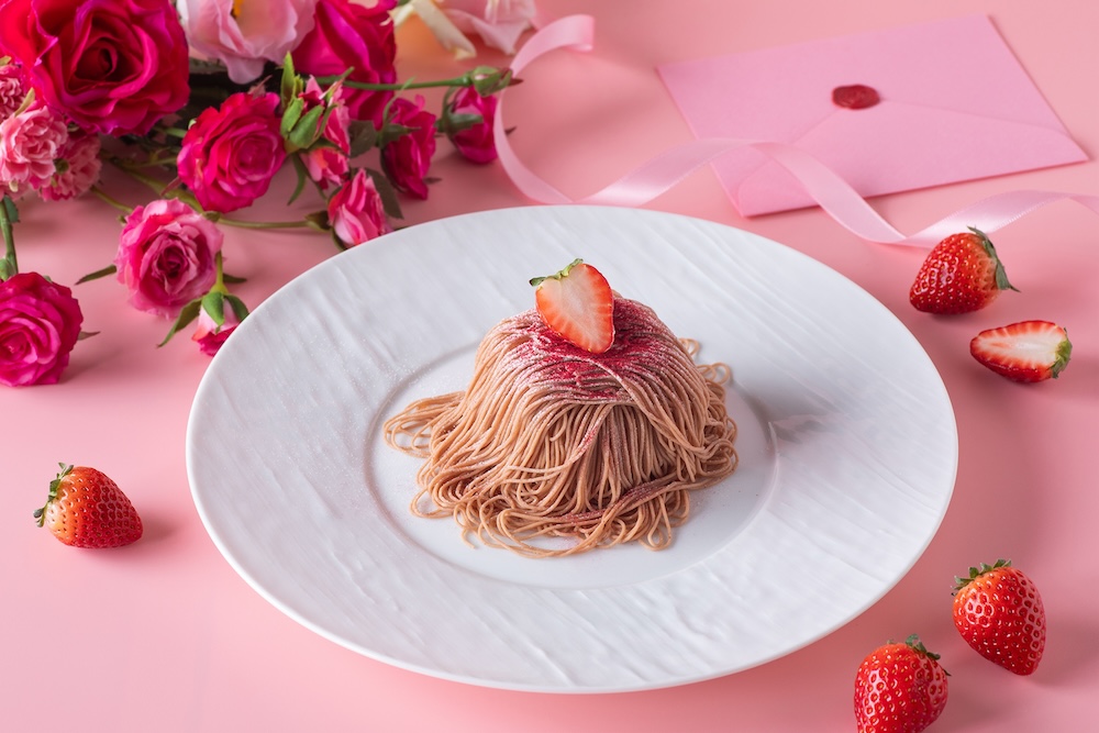「アニヴェルセルカフェ みなとみらい横浜」は6月2日まで、苺が主役のアフタヌーンティープラン2種、デザート2種などを展開中だ。