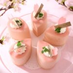 4月19日まで提供する「桜と紅茶のケーキ」税込735円